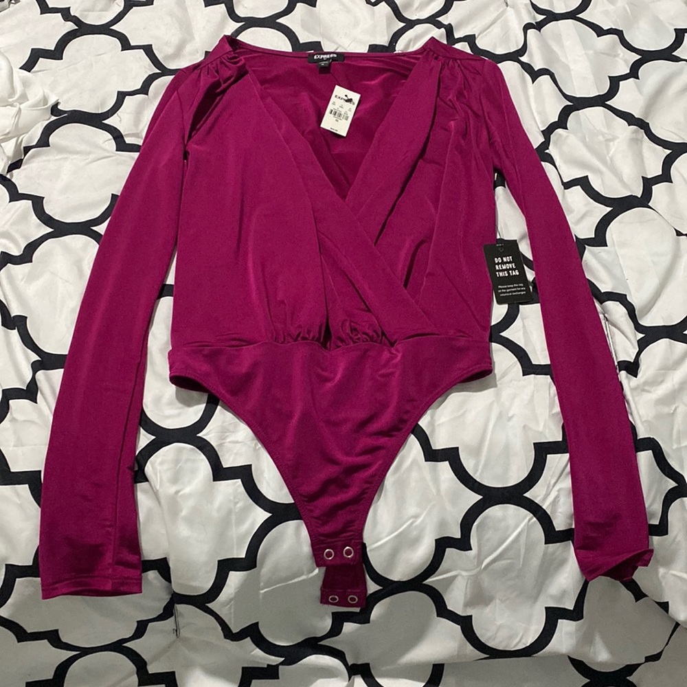 NWT EXPRESS CROSS FRONT LONG SLEEVE BODYSUIT